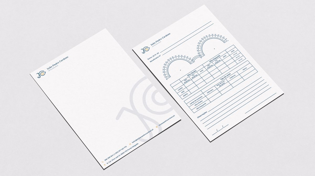 Flyer da clínica de oftalmologia João Pedro Cardoso, coerente com o website